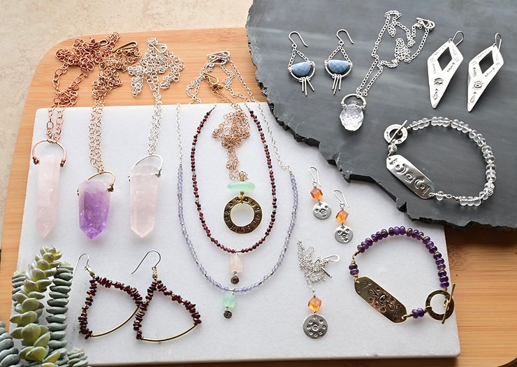 Gemstones for Aquarius Season 2023